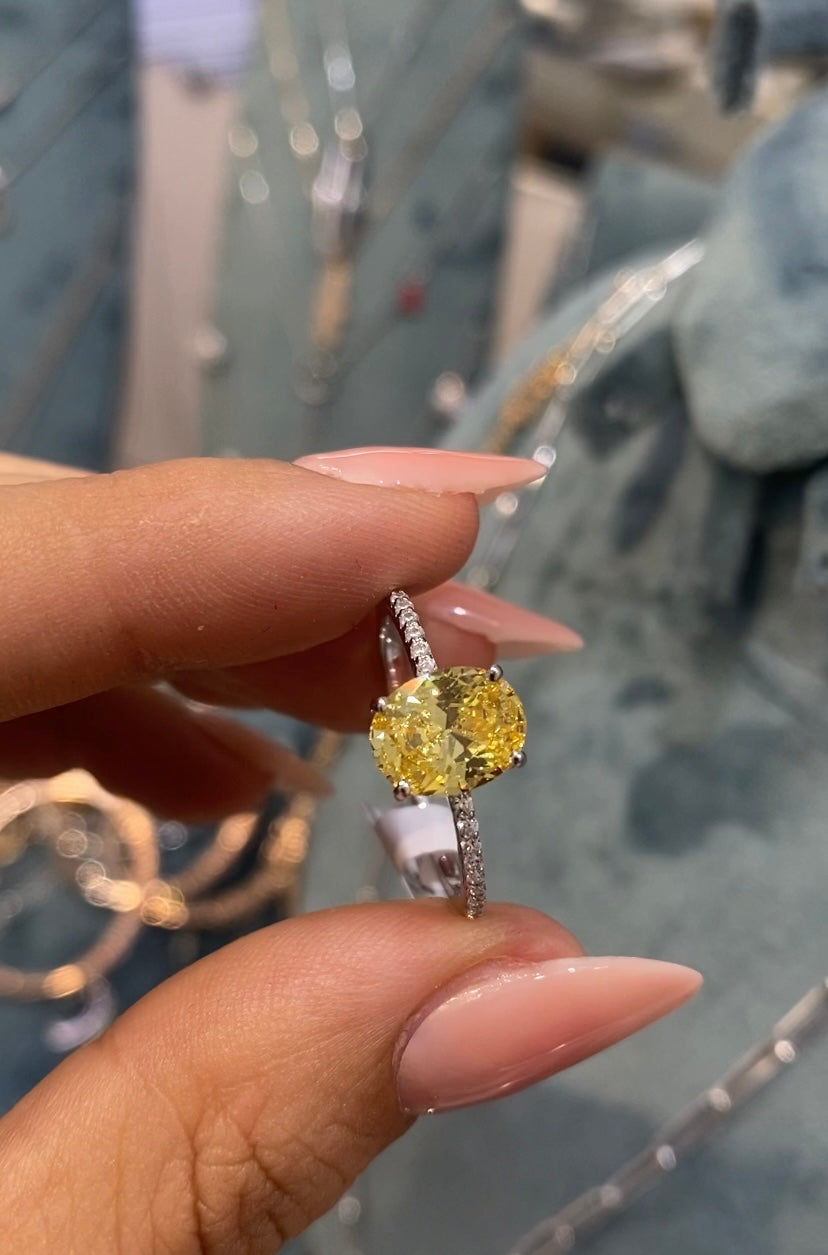 Bague Soleil Ovale à Épaules